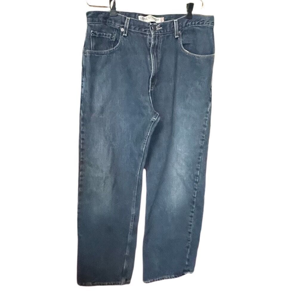 Levi’s loose straight size 34” x 32” men’s jeans.